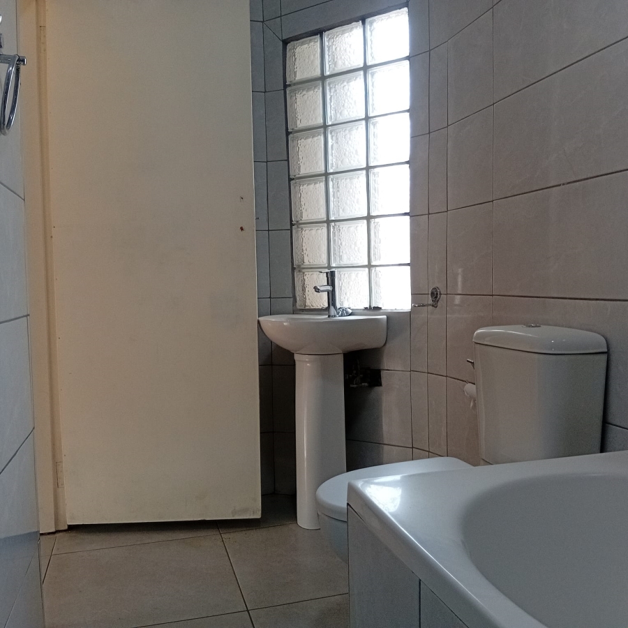 To Let 3 Bedroom Property for Rent in Windermere KwaZulu-Natal