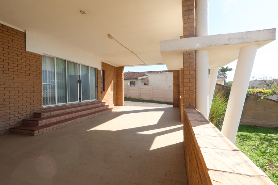 9 Bedroom Property for Sale in Park Rynie KwaZulu-Natal
