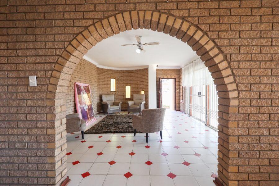 9 Bedroom Property for Sale in Park Rynie KwaZulu-Natal