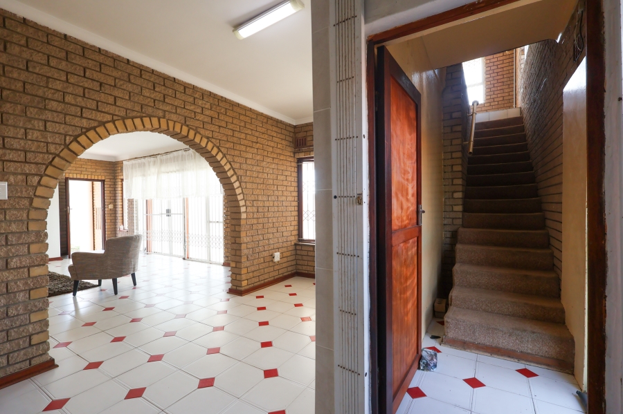 9 Bedroom Property for Sale in Park Rynie KwaZulu-Natal