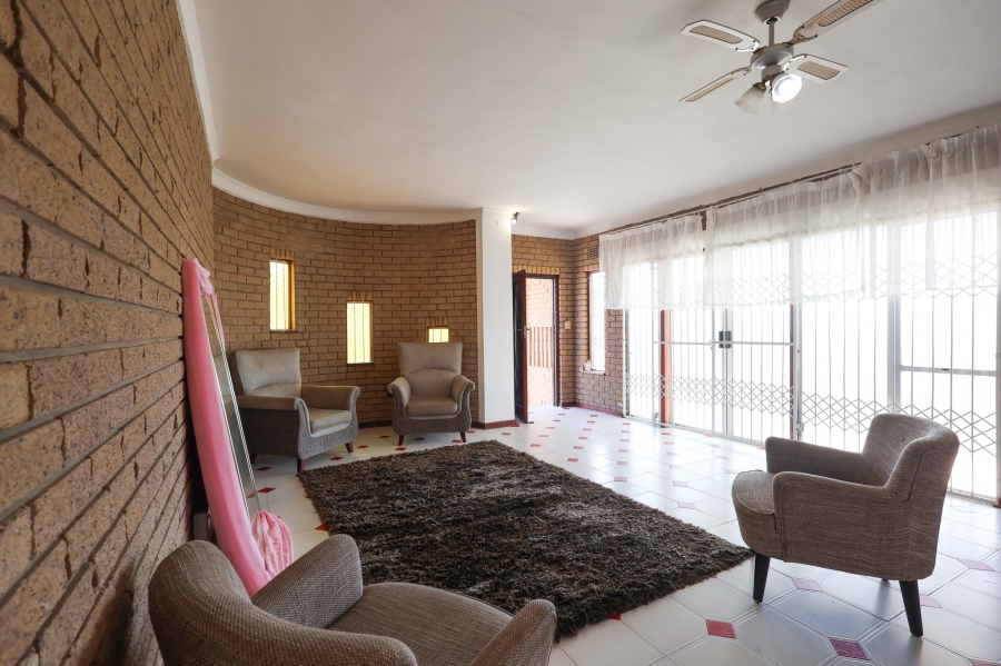 9 Bedroom Property for Sale in Park Rynie KwaZulu-Natal