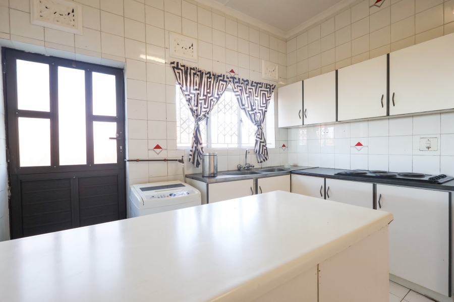 9 Bedroom Property for Sale in Park Rynie KwaZulu-Natal