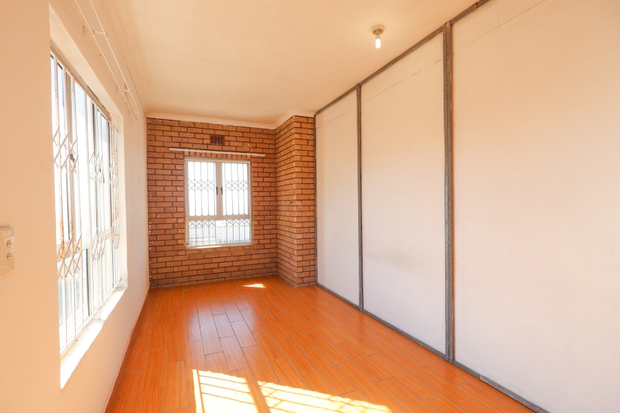 9 Bedroom Property for Sale in Park Rynie KwaZulu-Natal