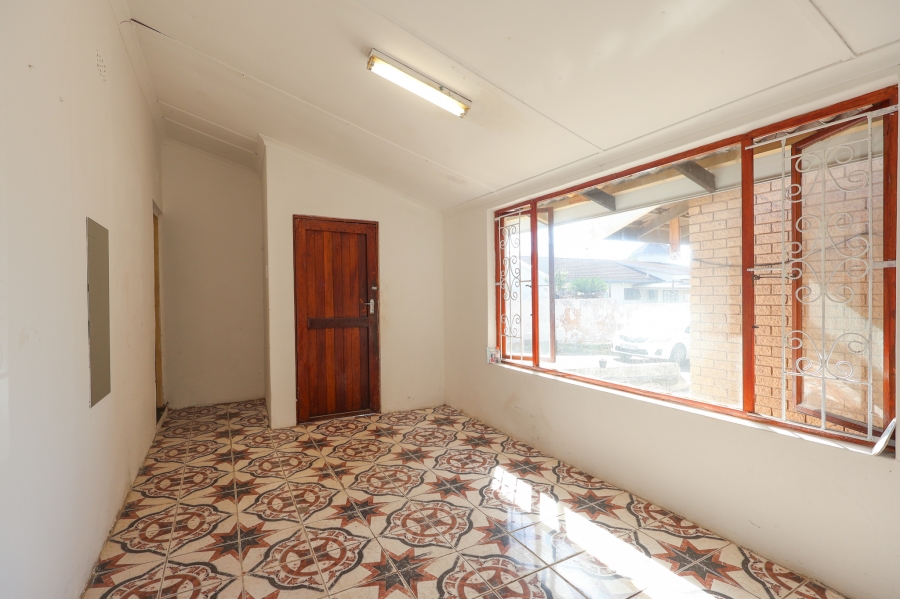 9 Bedroom Property for Sale in Park Rynie KwaZulu-Natal