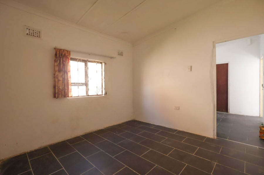 9 Bedroom Property for Sale in Park Rynie KwaZulu-Natal