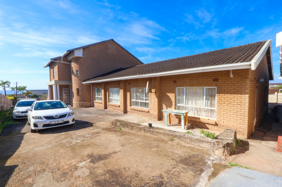 9 Bedroom Property for Sale in Park Rynie KwaZulu-Natal
