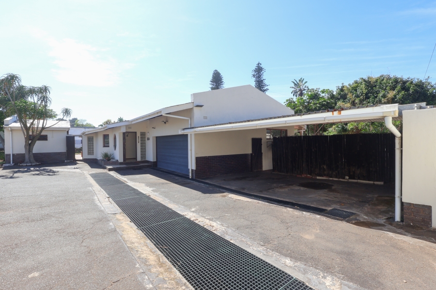 5 Bedroom Property for Sale in Athlone Park KwaZulu-Natal
