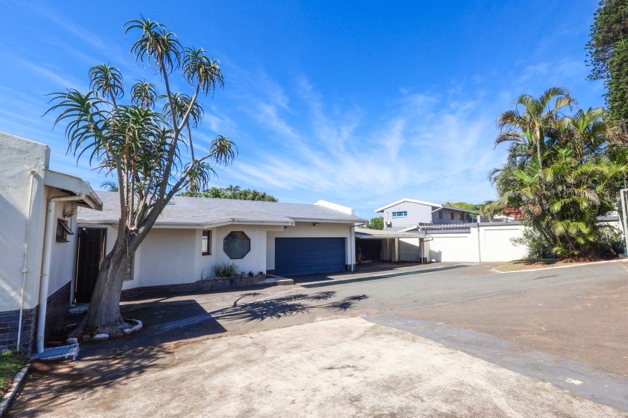 5 Bedroom Property for Sale in Athlone Park KwaZulu-Natal