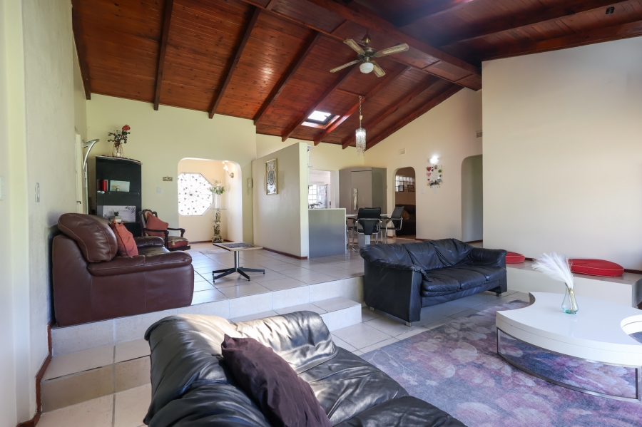 5 Bedroom Property for Sale in Athlone Park KwaZulu-Natal