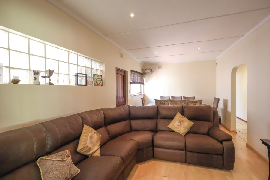 5 Bedroom Property for Sale in Athlone Park KwaZulu-Natal
