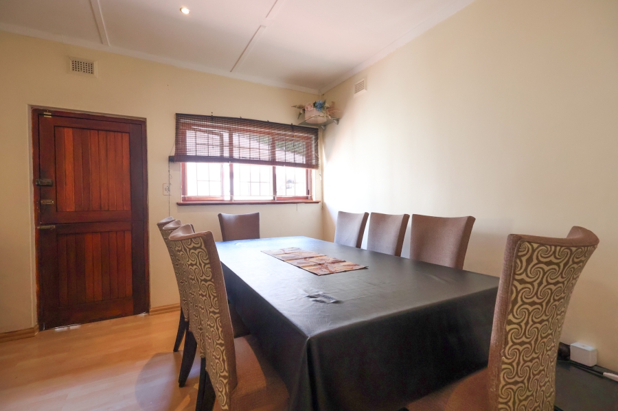 5 Bedroom Property for Sale in Athlone Park KwaZulu-Natal