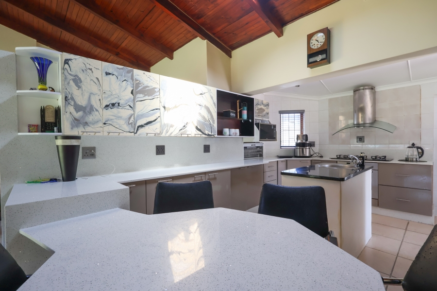 5 Bedroom Property for Sale in Athlone Park KwaZulu-Natal