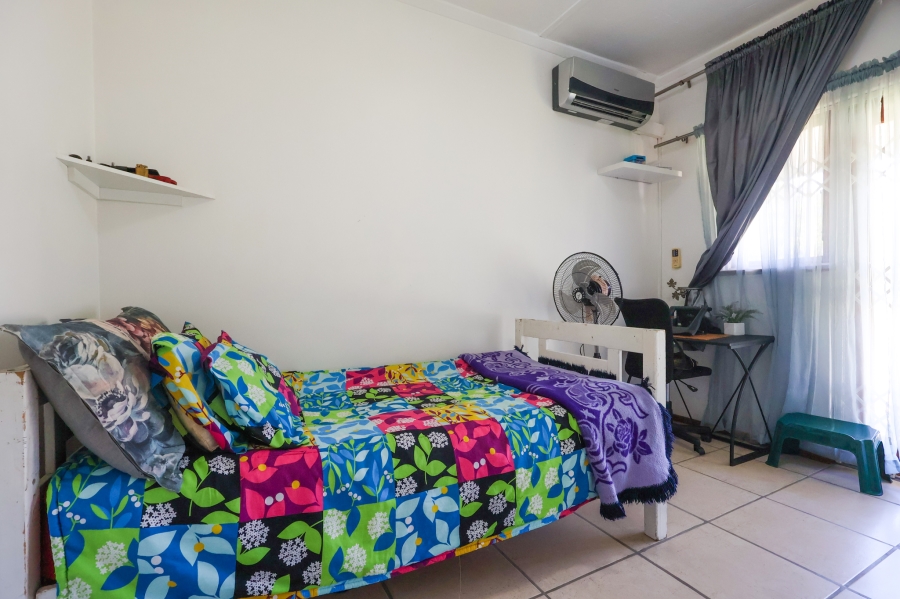 5 Bedroom Property for Sale in Athlone Park KwaZulu-Natal