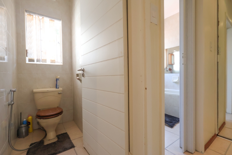 5 Bedroom Property for Sale in Athlone Park KwaZulu-Natal