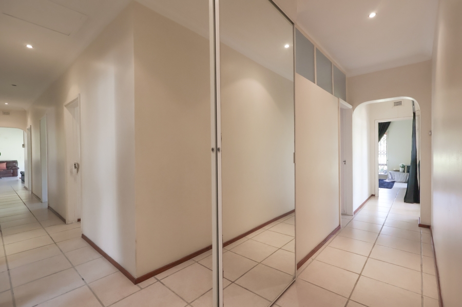 5 Bedroom Property for Sale in Athlone Park KwaZulu-Natal