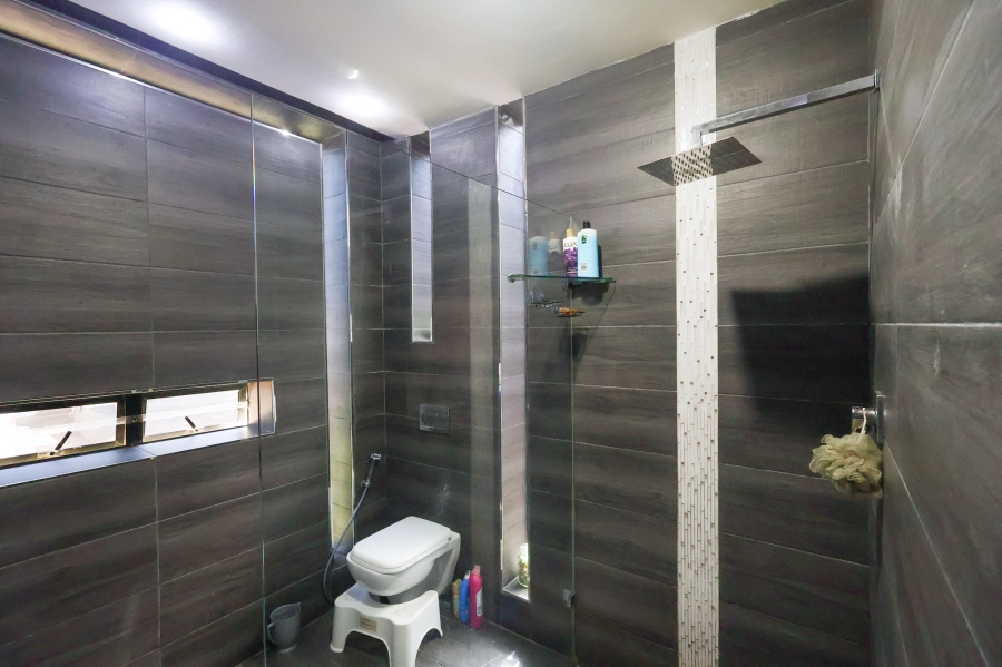 5 Bedroom Property for Sale in Athlone Park KwaZulu-Natal