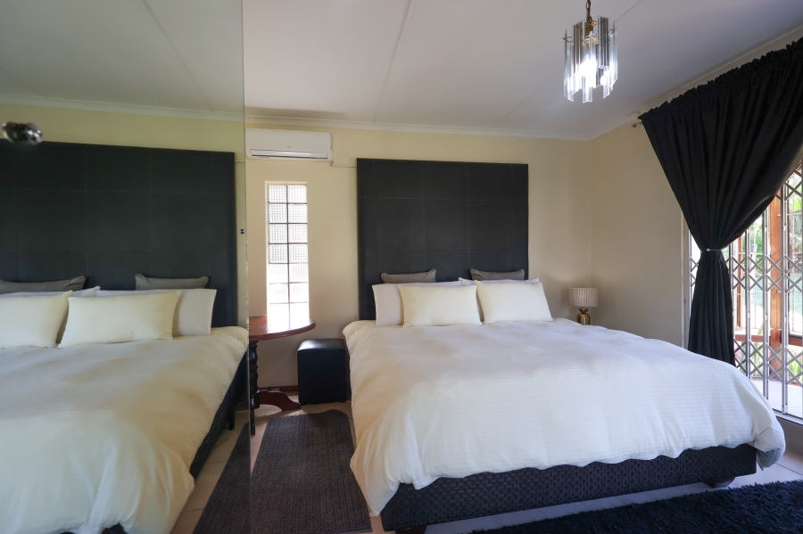5 Bedroom Property for Sale in Athlone Park KwaZulu-Natal