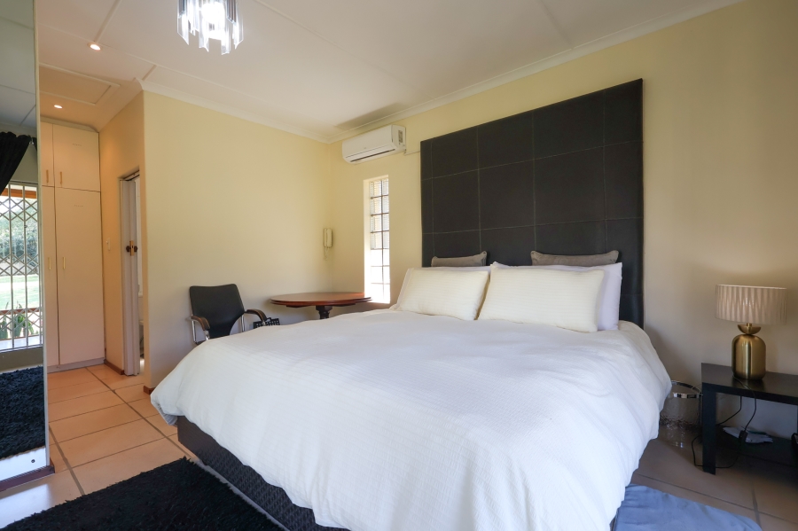 5 Bedroom Property for Sale in Athlone Park KwaZulu-Natal