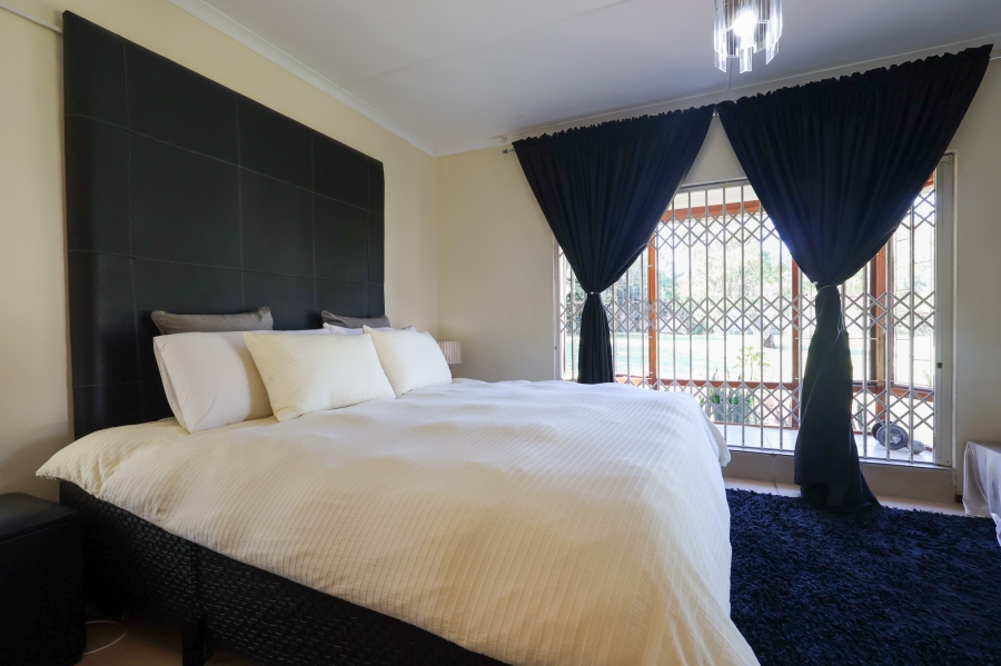 5 Bedroom Property for Sale in Athlone Park KwaZulu-Natal