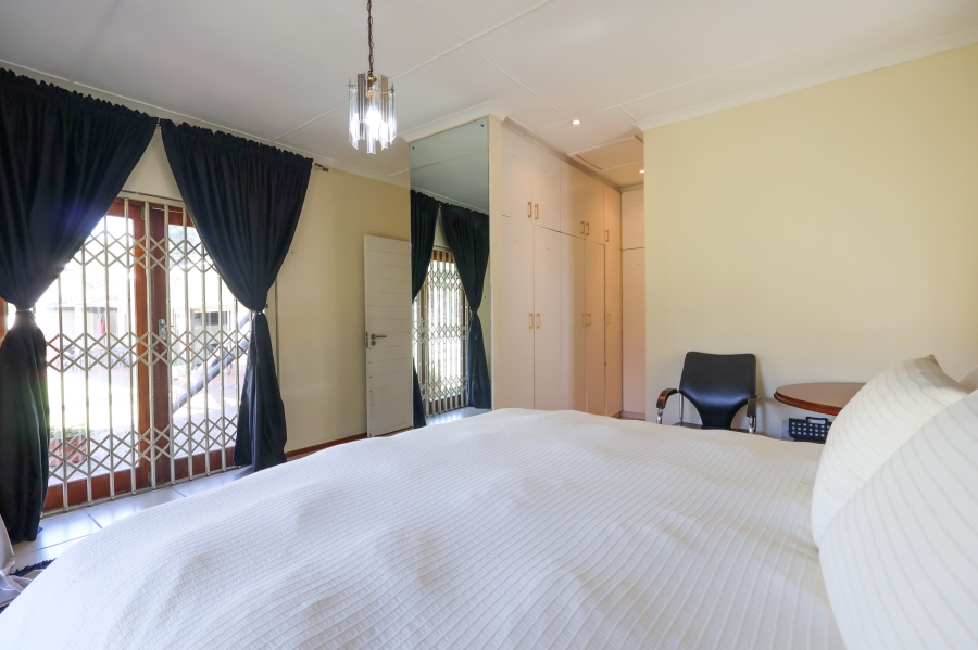 5 Bedroom Property for Sale in Athlone Park KwaZulu-Natal