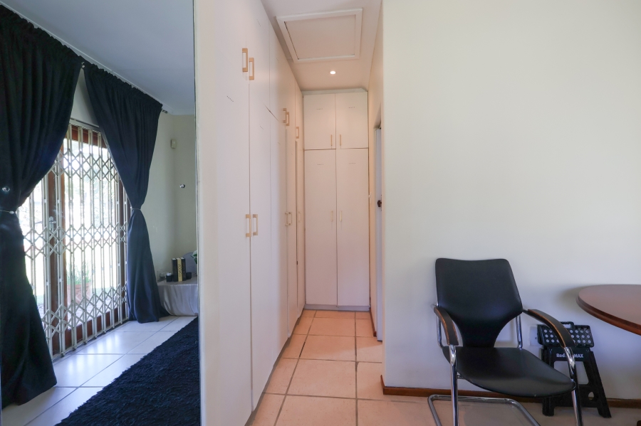 5 Bedroom Property for Sale in Athlone Park KwaZulu-Natal