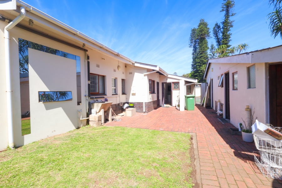 5 Bedroom Property for Sale in Athlone Park KwaZulu-Natal