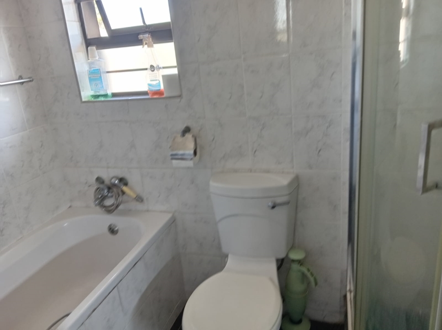 To Let 1 Bedroom Property for Rent in Amanzimtoti KwaZulu-Natal