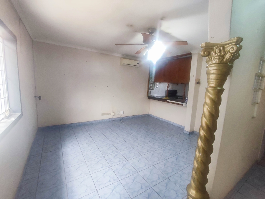 To Let 3 Bedroom Property for Rent in Northcroft KwaZulu-Natal