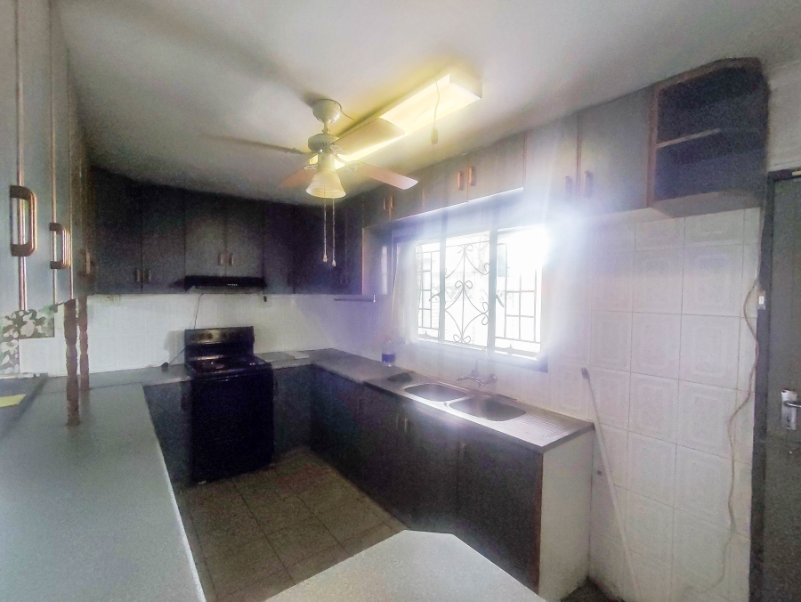 To Let 3 Bedroom Property for Rent in Northcroft KwaZulu-Natal