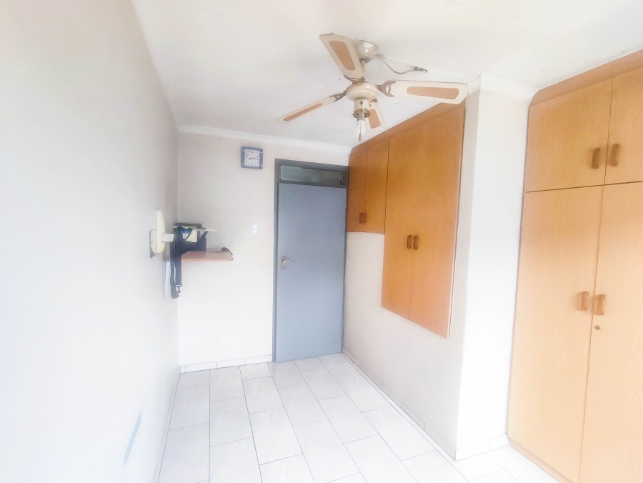 To Let 3 Bedroom Property for Rent in Northcroft KwaZulu-Natal
