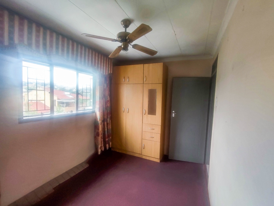 To Let 3 Bedroom Property for Rent in Northcroft KwaZulu-Natal