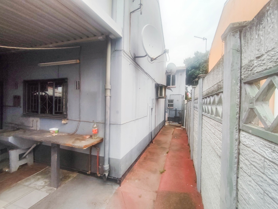 To Let 3 Bedroom Property for Rent in Northcroft KwaZulu-Natal