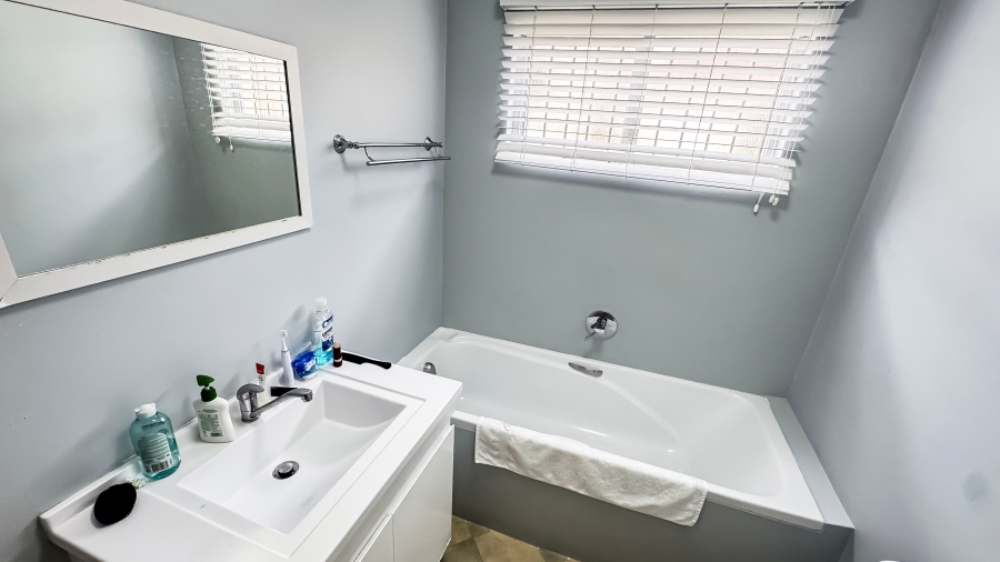 To Let 2 Bedroom Property for Rent in Umgeni Park KwaZulu-Natal