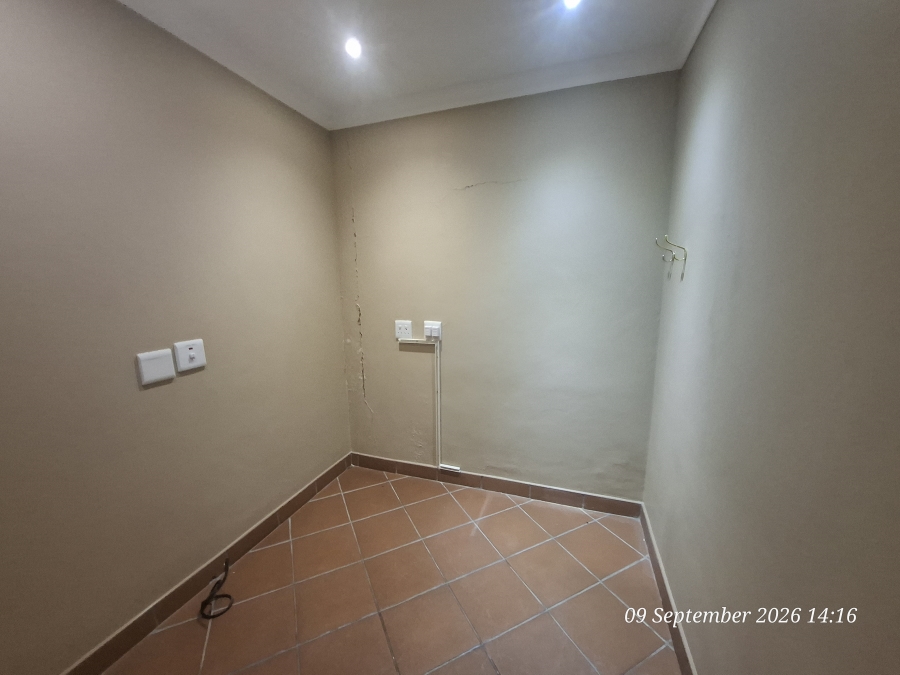To Let Commercial Property for Rent in Pioneer Park KwaZulu-Natal