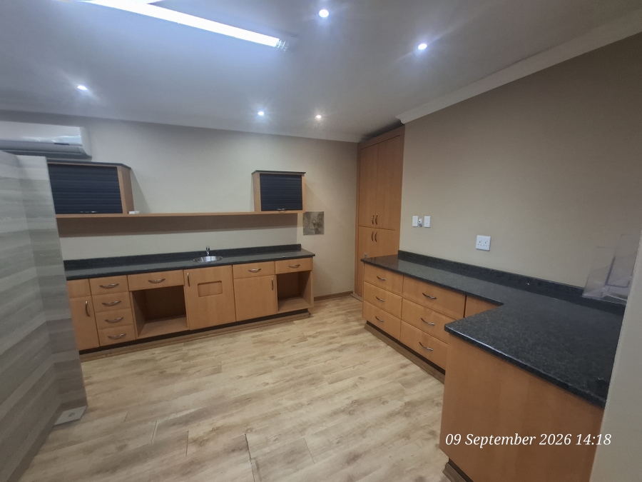 To Let Commercial Property for Rent in Pioneer Park KwaZulu-Natal