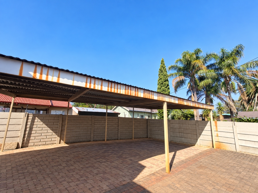 To Let Commercial Property for Rent in Pioneer Park KwaZulu-Natal