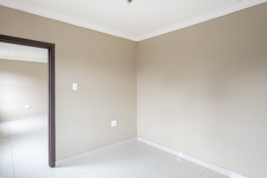 5 Bedroom Property for Sale in Amanzimtoti KwaZulu-Natal