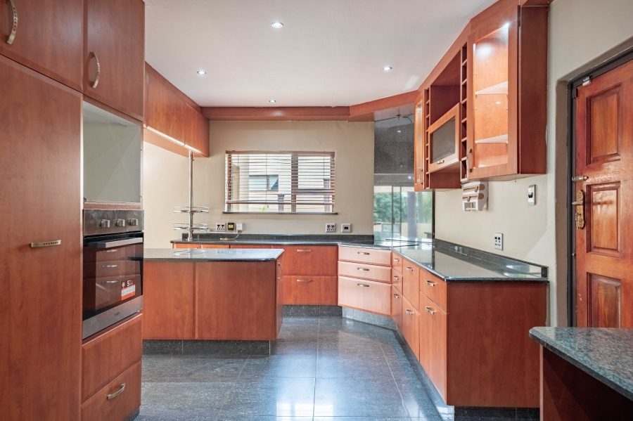 5 Bedroom Property for Sale in Amanzimtoti KwaZulu-Natal