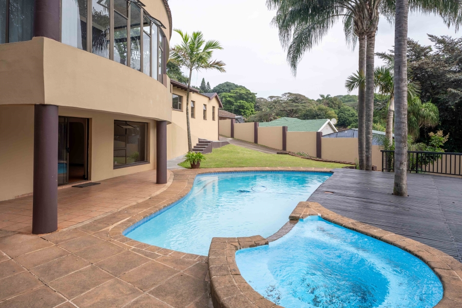 5 Bedroom Property for Sale in Amanzimtoti KwaZulu-Natal
