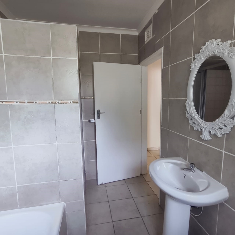 To Let 3 Bedroom Property for Rent in Northdene KwaZulu-Natal