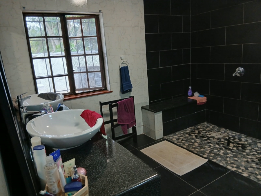 5 Bedroom Property for Sale in Forest Hills KwaZulu-Natal