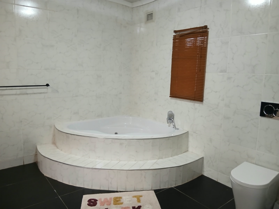5 Bedroom Property for Sale in Forest Hills KwaZulu-Natal
