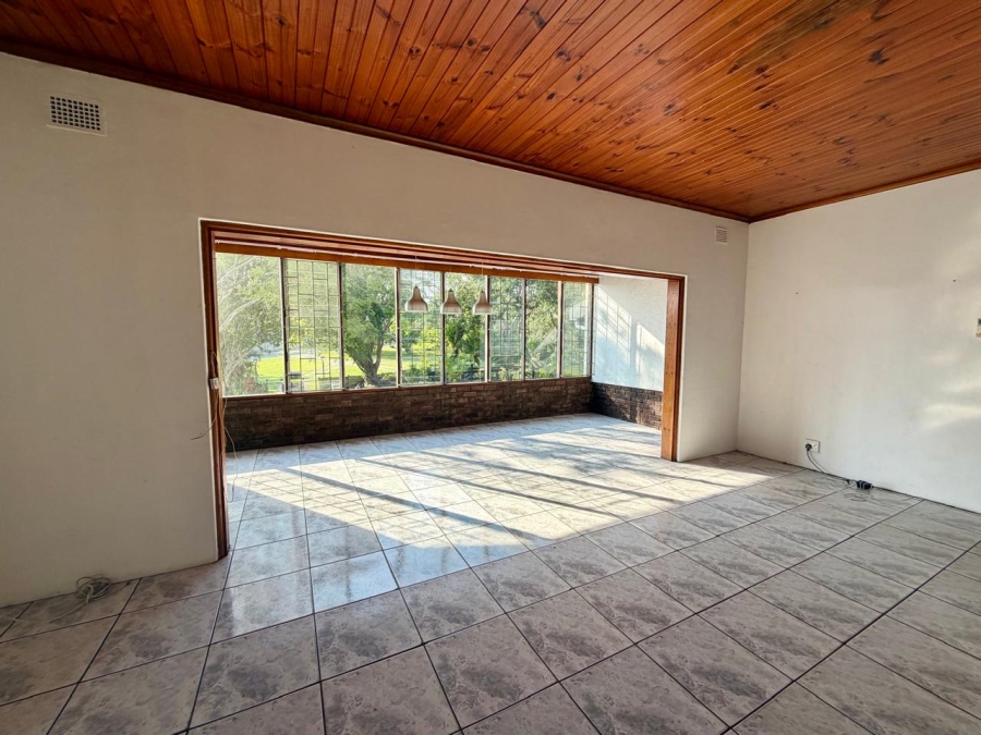 To Let 4 Bedroom Property for Rent in Meer En See KwaZulu-Natal