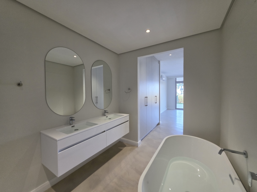 To Let 3 Bedroom Property for Rent in Shakas Rock KwaZulu-Natal
