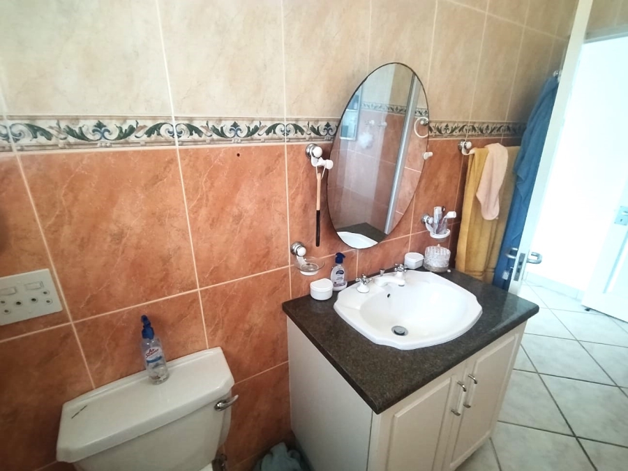 3 Bedroom Property for Sale in Tinley Manor KwaZulu-Natal