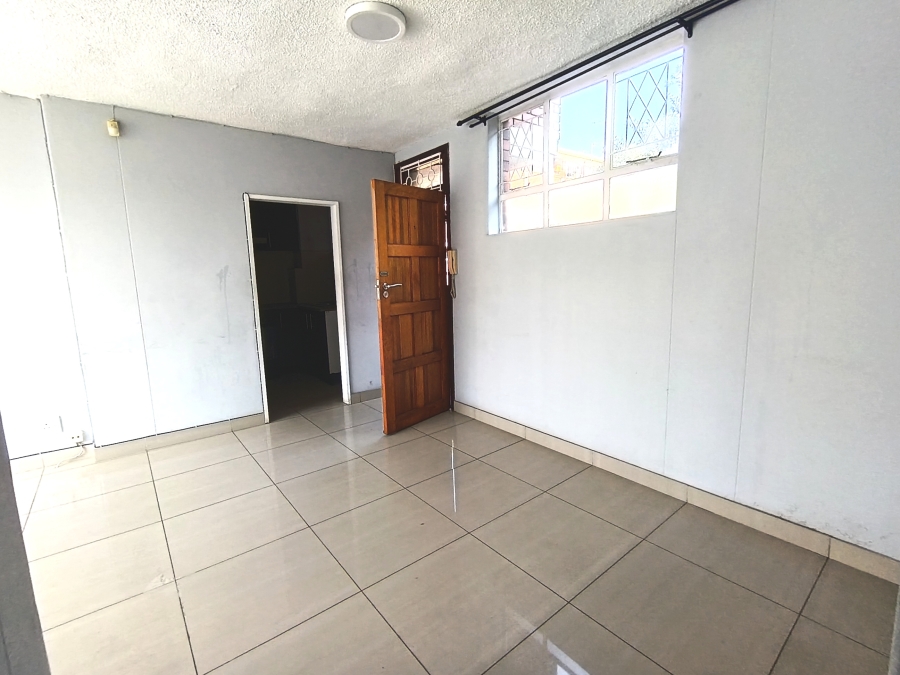 2 Bedroom Property for Sale in Essenwood KwaZulu-Natal