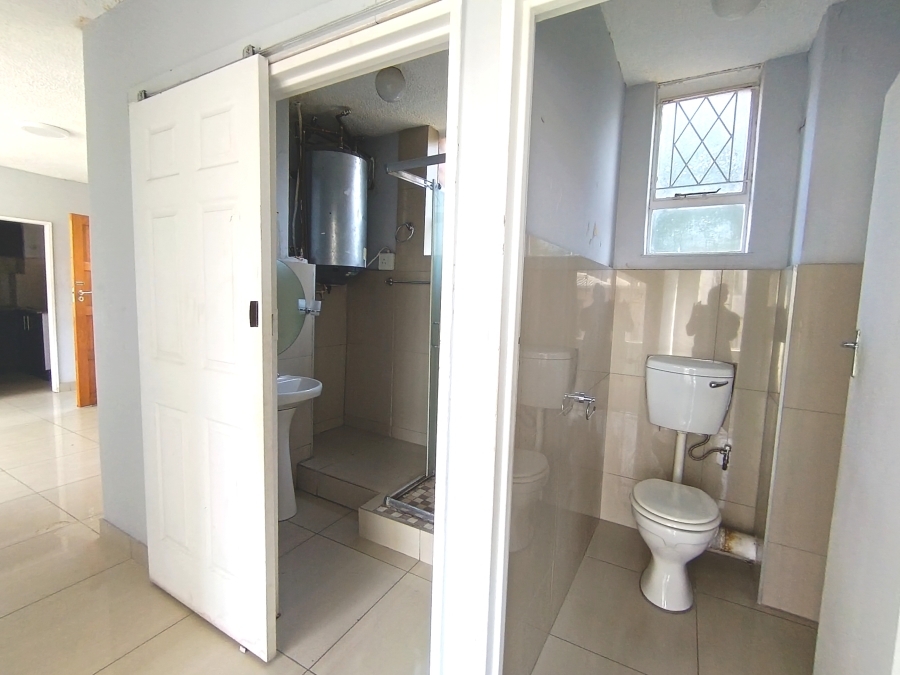 2 Bedroom Property for Sale in Essenwood KwaZulu-Natal