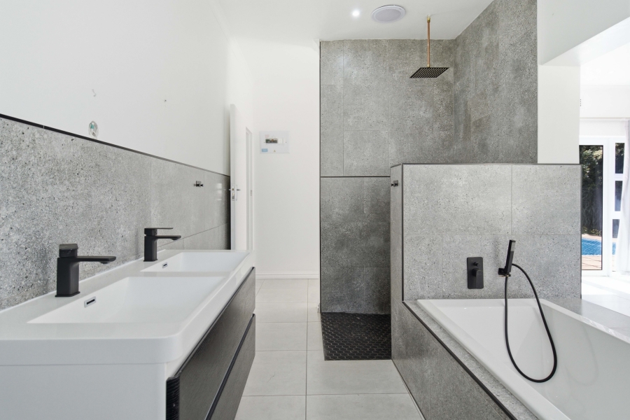 5 Bedroom Property for Sale in Hillcrest Central KwaZulu-Natal