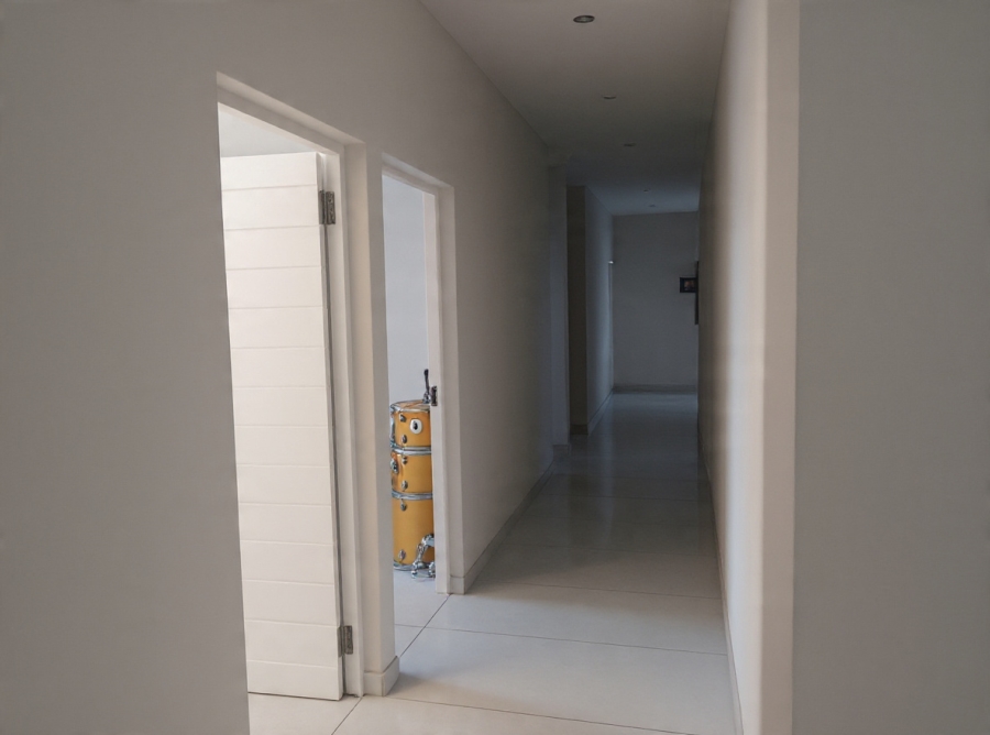 To Let 5 Bedroom Property for Rent in Zini River Estate KwaZulu-Natal