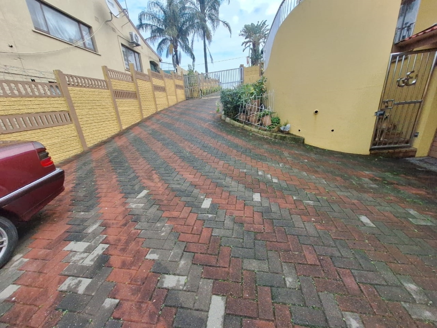 To Let 3 Bedroom Property for Rent in Durban North KwaZulu-Natal